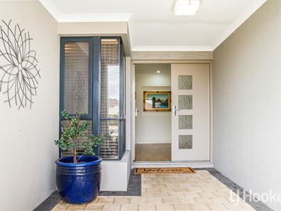 17 Brittain Road, Wattle Grove WA 6107