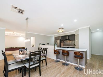 17 Brittain Road, Wattle Grove WA 6107
