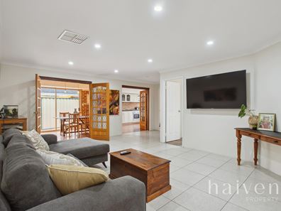 35 St Lawrence Drive, Beechboro WA 6063