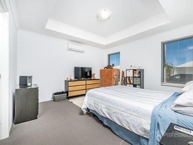 63 Midsummer Avenue, Jindalee WA 6036