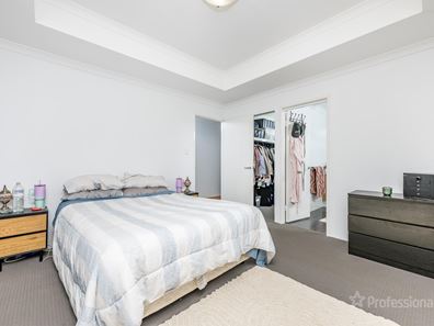 63 Midsummer Avenue, Jindalee WA 6036