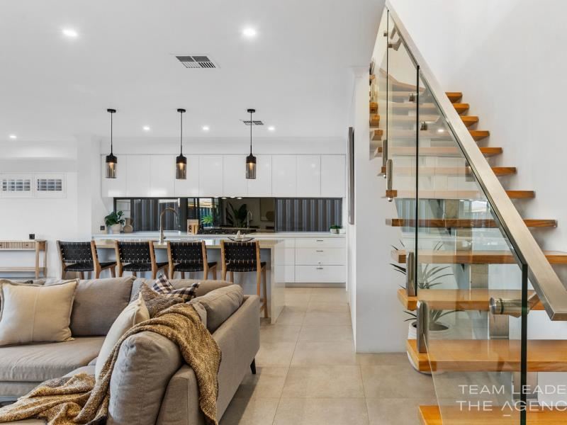 72 Venice Entrance, Iluka WA 6028