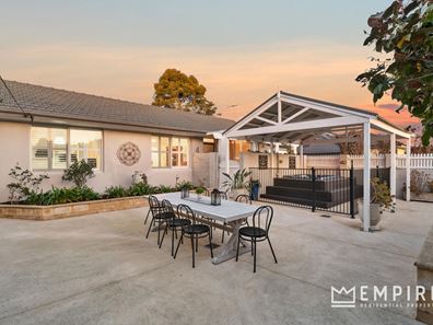 4 Schacht Court, Myaree WA 6154