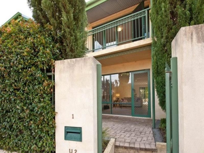 2/1 Piccadilly Circle, Joondalup