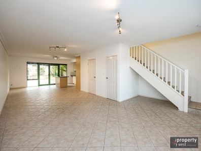 2/1 Piccadilly Circle, Joondalup WA 6027