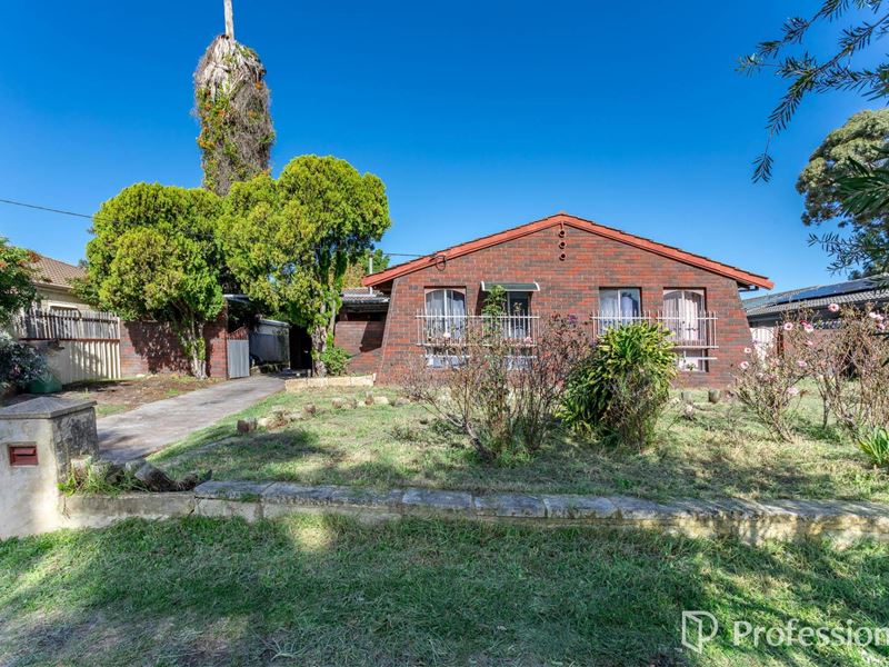 16 Foster Road, Kelmscott WA 6111