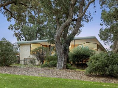 23 Fortview Road, Mount Claremont WA 6010