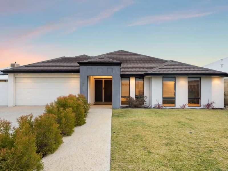 7 Flagstaff Crest, Secret Harbour WA 6173