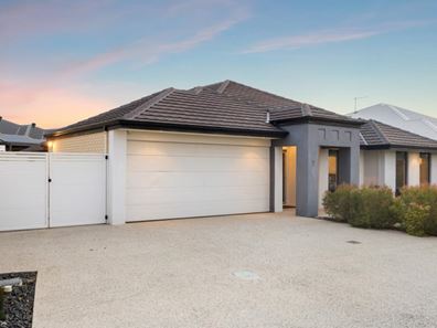 7 Flagstaff Crest, Secret Harbour WA 6173