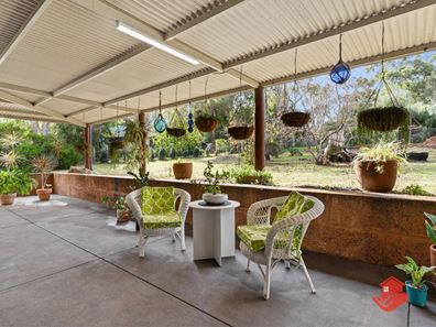 1 Hookway Crescent, Roleystone WA 6111
