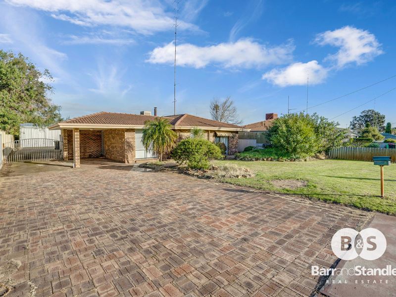 8 Moolyeen Road, Carey Park WA 6230