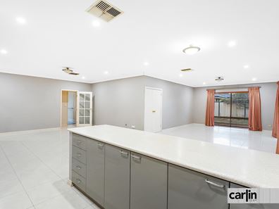 10 Barnes Way, Success WA 6164