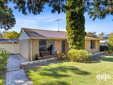 72 Peelwood Parade, Halls Head WA 6210