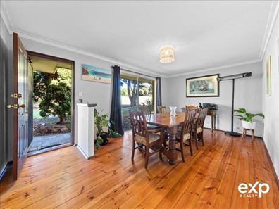72 Peelwood Parade, Halls Head WA 6210