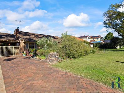 20 Lambert Street, Alfred Cove WA 6154