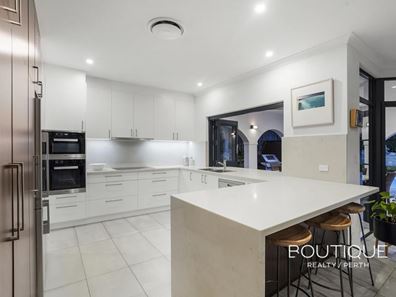 6 Newark Spur, Mount Claremont WA 6010