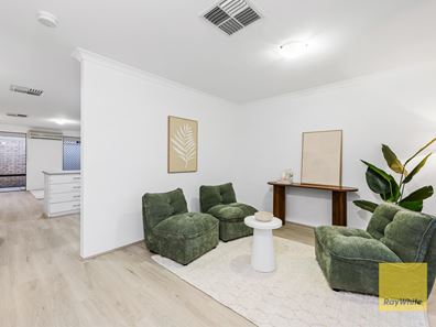 1/6 Whiteside Street, Cloverdale WA 6105