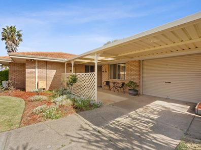 10 Breaden Drive, Cooloongup WA 6168