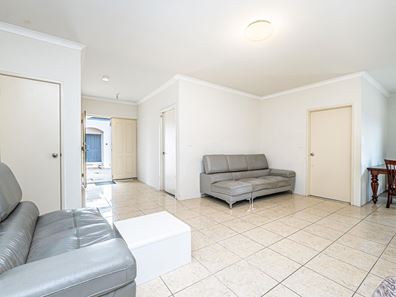 2/8 Brinkley Street, Cannington WA 6107