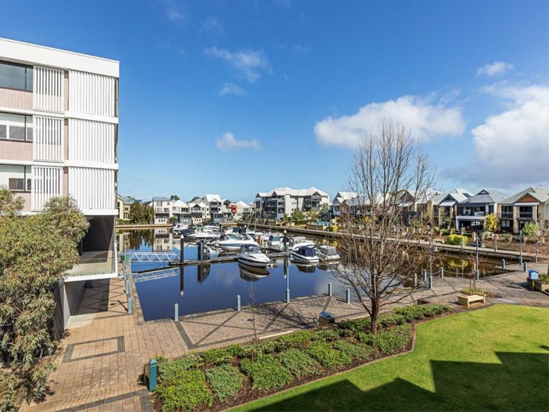 2/10 Marina Drive, Ascot WA 6104