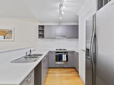 2/10 Marina Drive, Ascot WA 6104