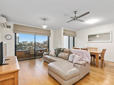 2/10 Marina Drive, Ascot WA 6104
