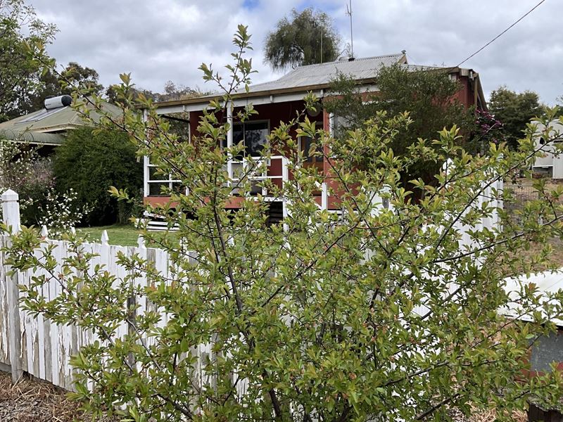15 CROSSMAN ROAD, Boddington
