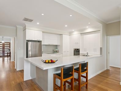18 Willow Bank Entrance, Gwelup WA 6018