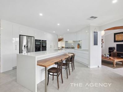9 Watts Place, Leeming WA 6149
