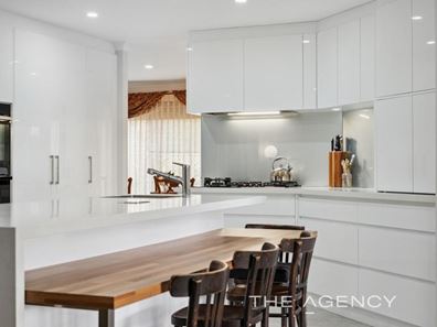 9 Watts Place, Leeming WA 6149