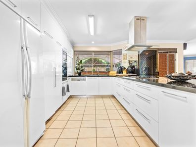 8 Casma Grove, Ballajura WA 6066