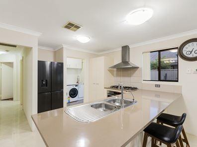 35 Ballycastle Loop, Canning Vale WA 6155