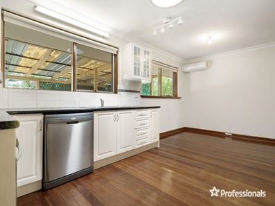 14 Durham Way, Forrestfield WA 6058