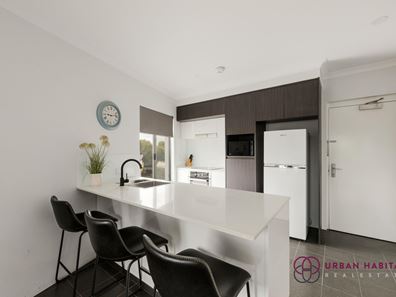 7/180 Bartram Road, Atwell WA 6164