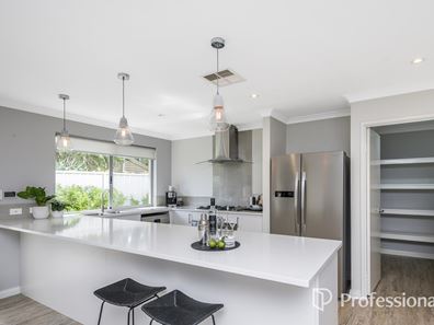 17 Deakin Street, Bassendean WA 6054