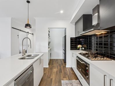 14 Bartley Chase, Aveley WA 6069