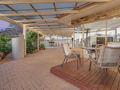 4 Lotus Close, Coogee WA 6166