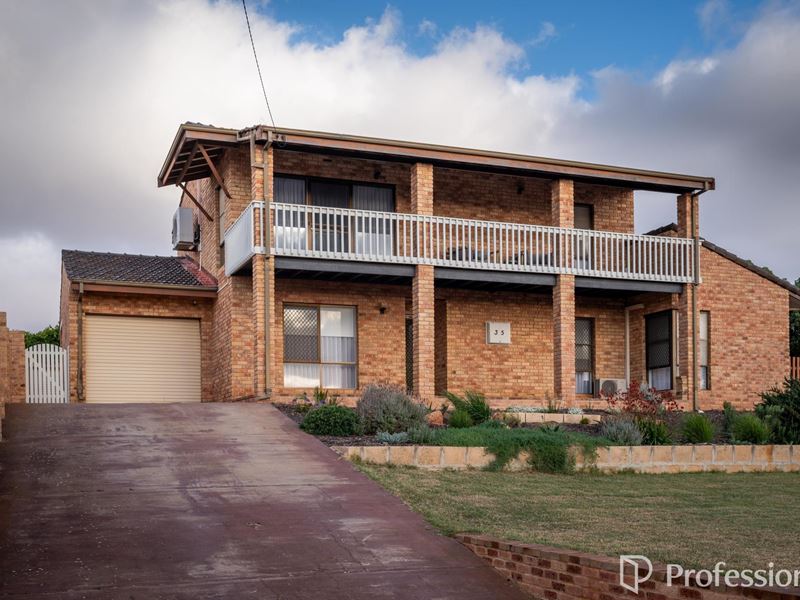 35 Maidstone Street, Mount Tarcoola WA 6530