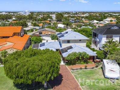 9 Armstrong Street, Halls Head WA 6210