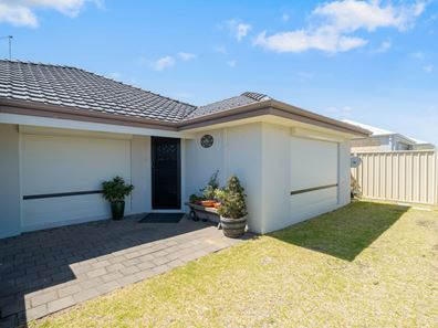 10 Dowerin Circuit, Lakelands WA 6180