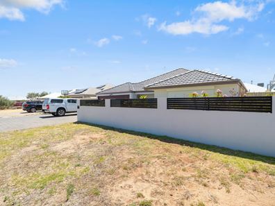 10 Dowerin Circuit, Lakelands WA 6180