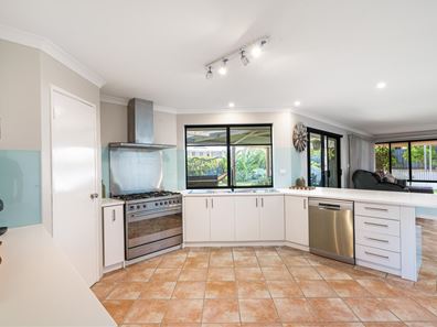 21 Hayfield Drive, Peppermint Grove Beach WA 6271
