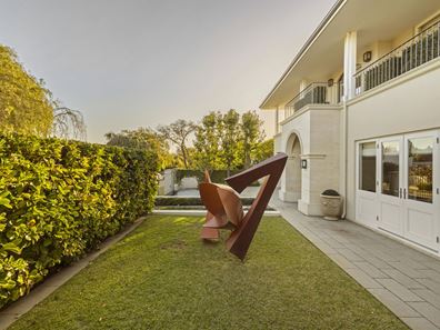 18 Hurstford Close, Peppermint Grove WA 6011
