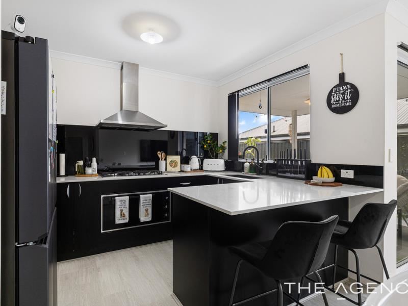 6 Sarasota Loop, Madora Bay WA 6210