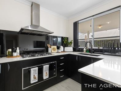 6 Sarasota Loop, Madora Bay WA 6210