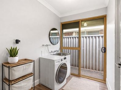 12/94 Simpson Avenue, Rockingham WA 6168