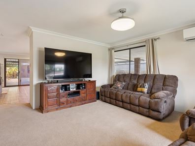 7 Meagher Way, Beechboro WA 6063