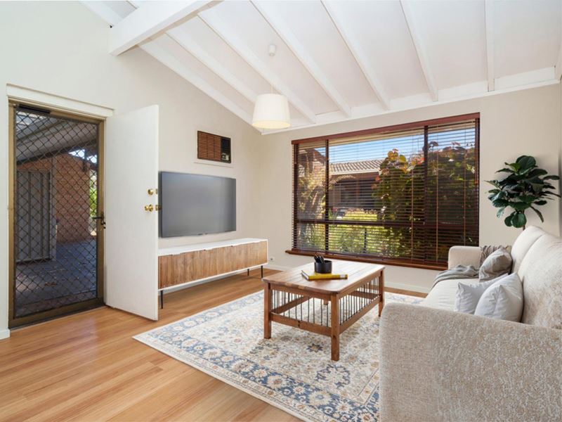 8/306 Grand Promenade, Dianella