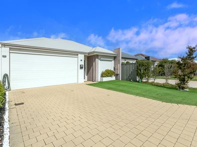17 Cadaga Way, Piara Waters WA 6112