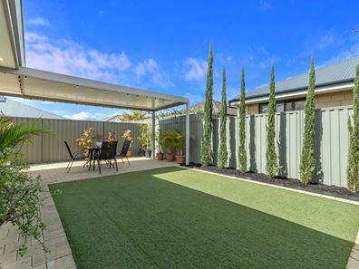 17 Cadaga Way, Piara Waters WA 6112